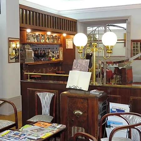 Grand De Lyon Hotel